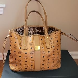 SOLD MCM Medium Liz Shopper